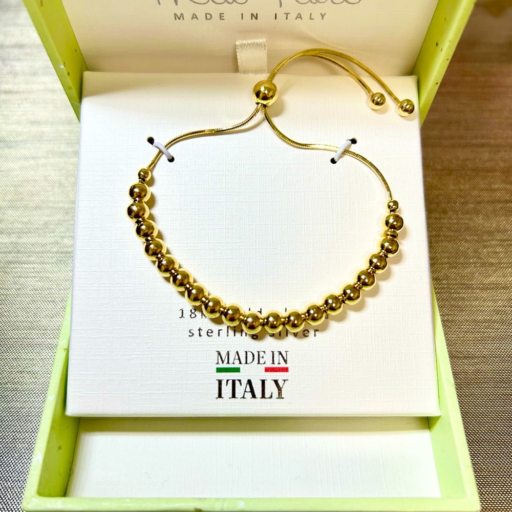 BRAND NEW Mia Fiore gold toned adjustable bracelet ❤️Box included